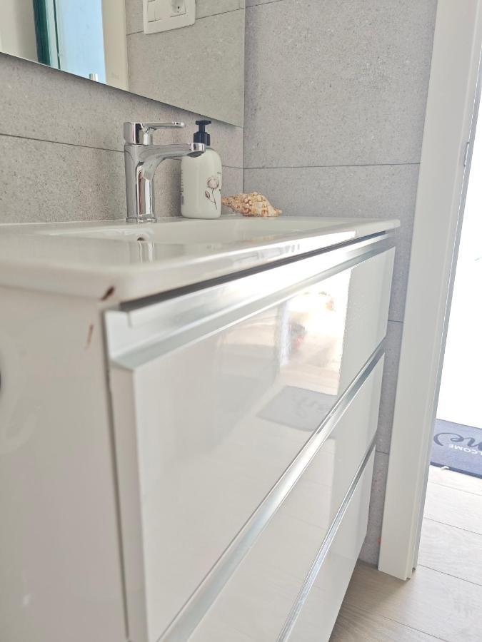 Cozy Apartment In Front Of The Natural Pools El Pris Exterior foto